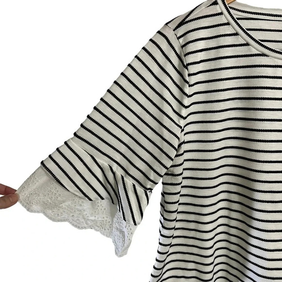 Elle Black and White Striped Blouse XL Textured Flared 3/4 Sleeves Eyelet Trim - Picture 3 of 12